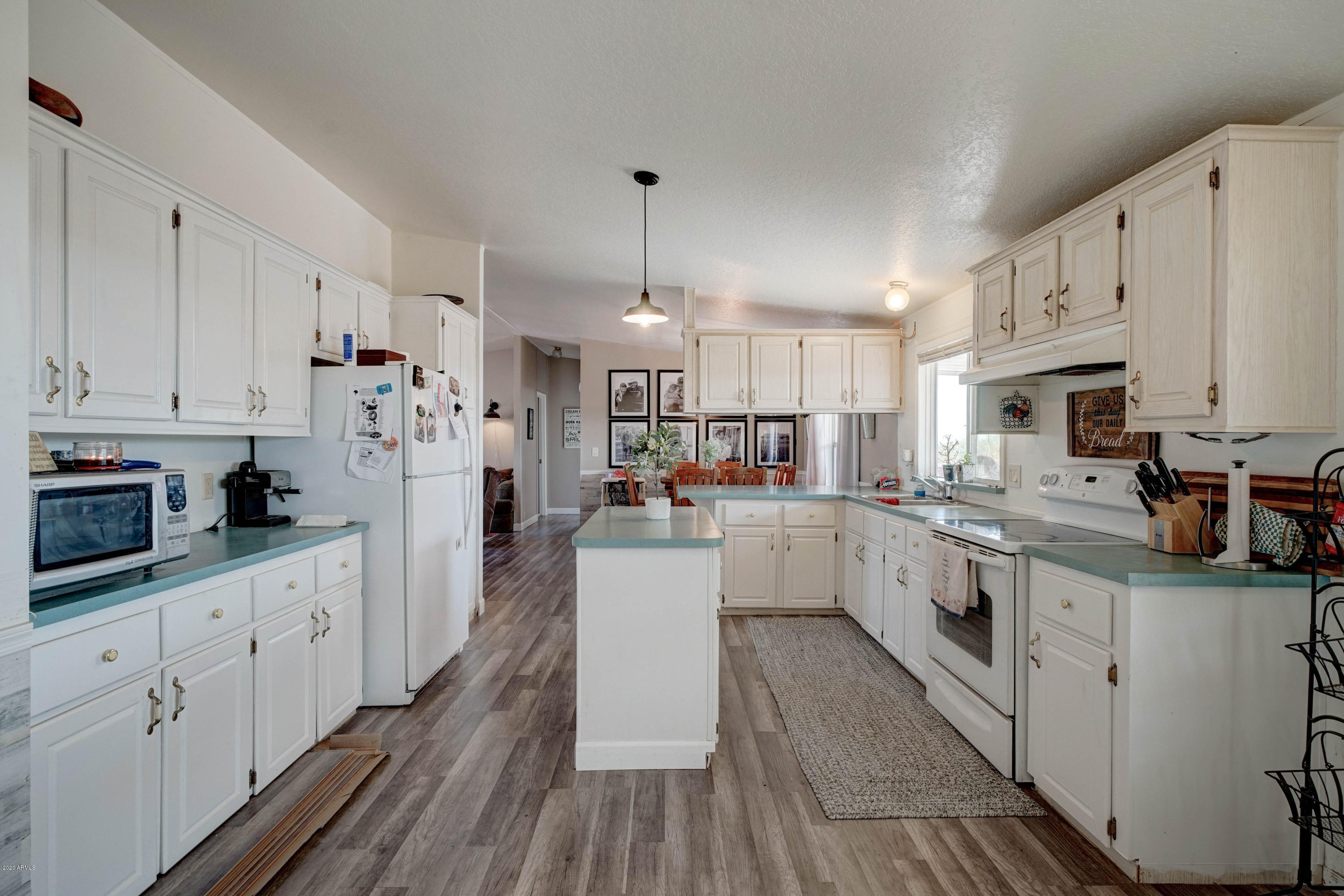 190 South Colt Road Apache Junction, AZ 85119 - Photo 11 of 30 190 S Colt Rd-11