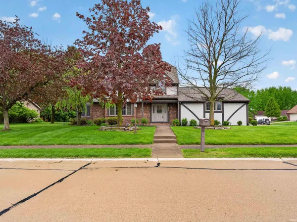 $399,900 | 416 Hawthorne Place, Auburn, IN 46706