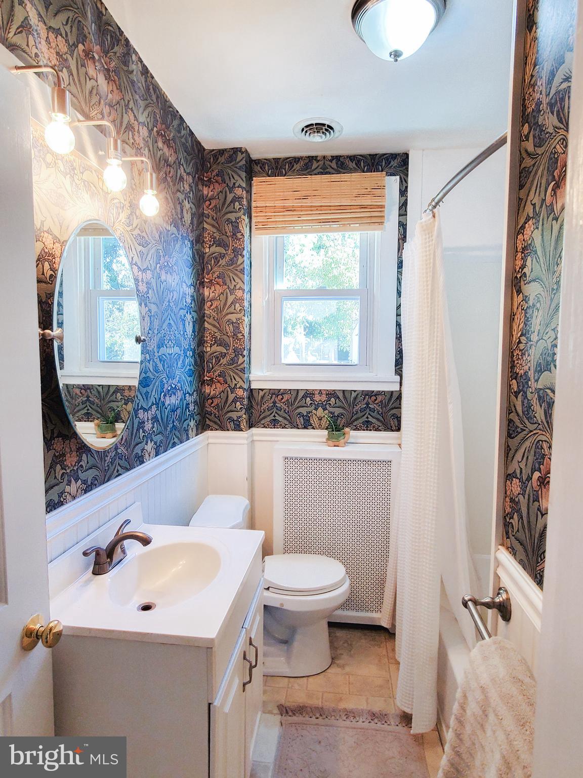 9 West Garrison Road Brookhaven, PA 19015 - Photo 20 of 44 Full Bathroom