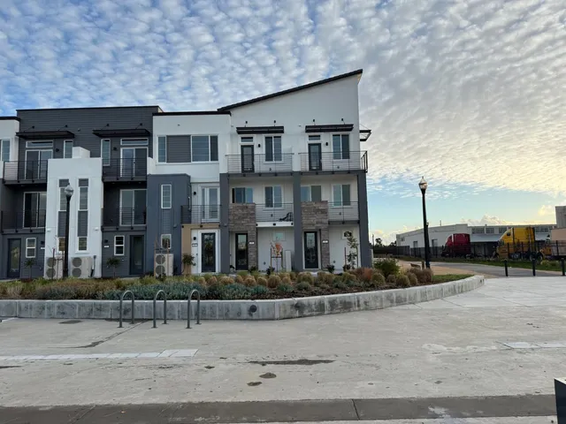 $885,500 | 405 Sentinel Drive, Alameda, CA 94501