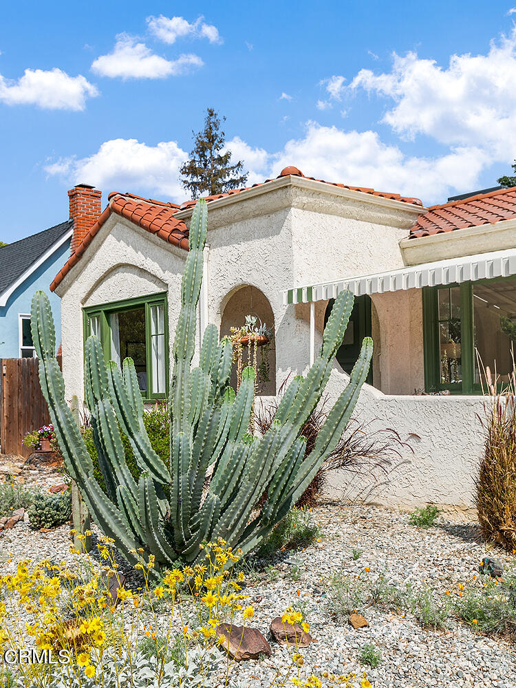 2023 Queensberry Road Pasadena, CA 91104 - Photo 3 of 26 a view of a house with large windows