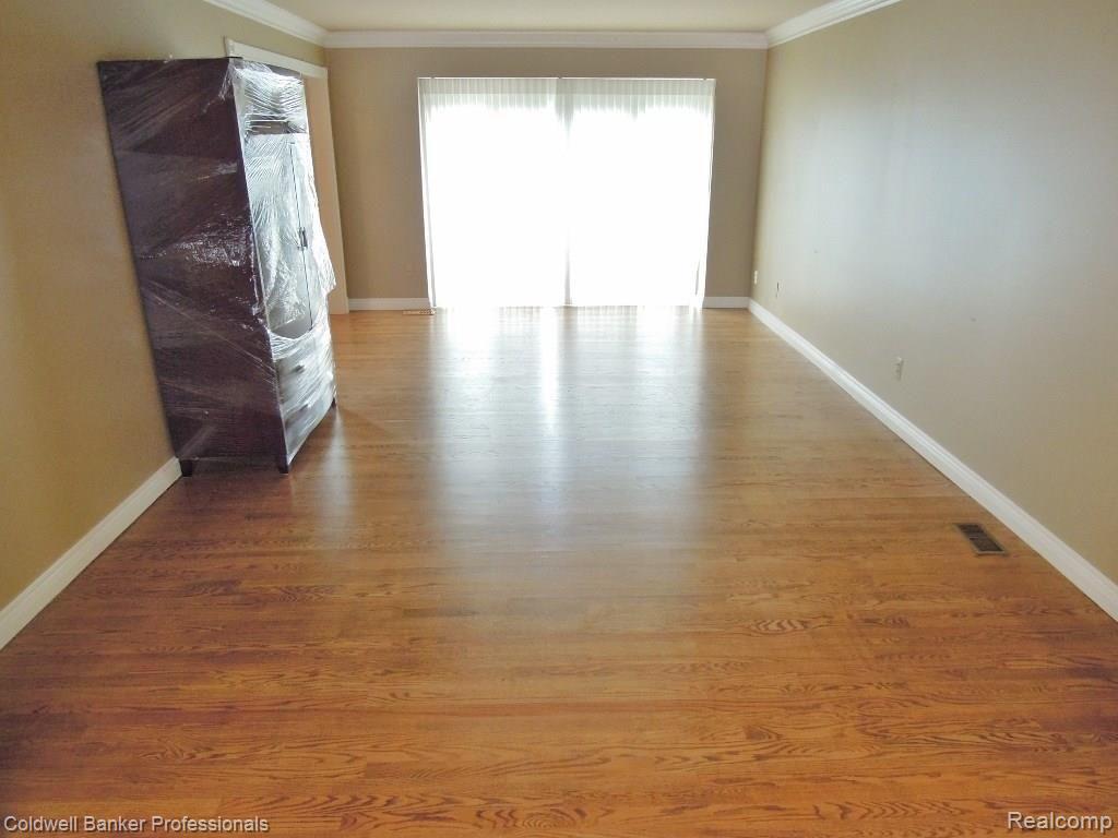 2886 Current Drive Rochester, MI 48309 - Photo 11 of 36 11 (1024x768).jpg