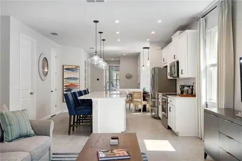 $530,000 | 4665 Arboretum Circle, Unit 101, Naples, FL 34112