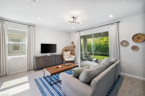 $530,000 | 4665 Arboretum Circle, Unit 101, Naples, FL 34112