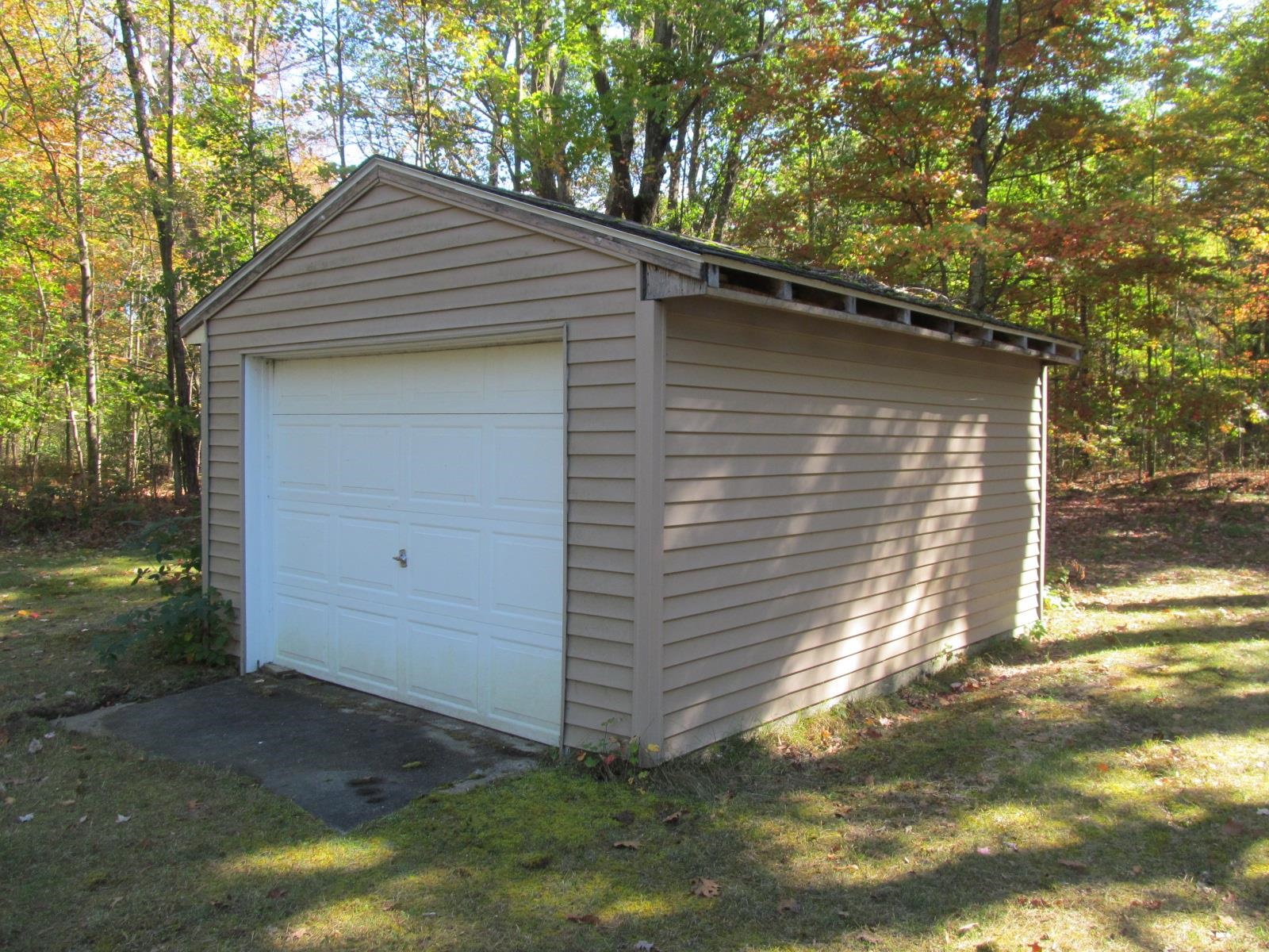 11830 34 Road Cadillac, MI 49601 - Photo 33 of 49