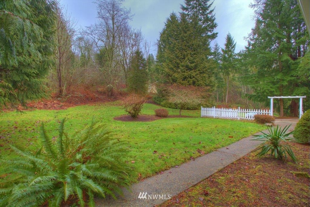 17312 Southeast May Valley Road Renton, WA 98059 - Photo 4 of 15 Gallery Image 4
