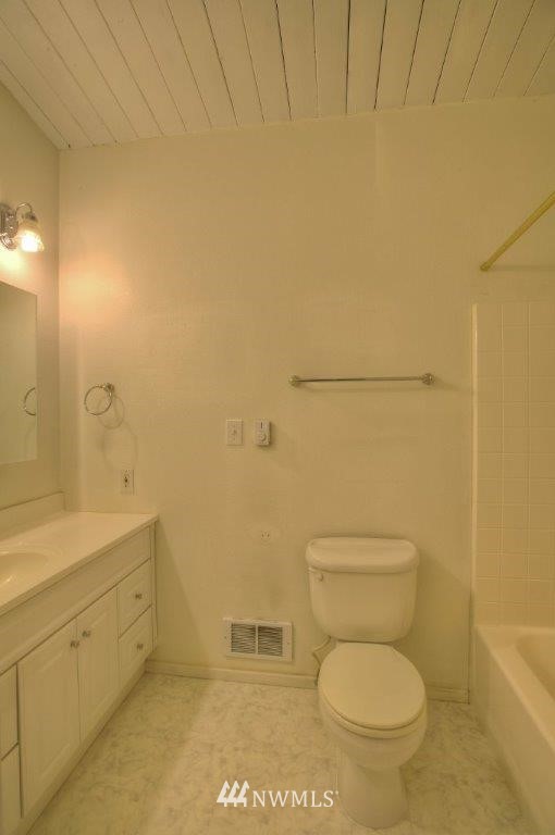 17312 Southeast May Valley Road Renton, WA 98059 - Photo 10 of 15 Gallery Image 10