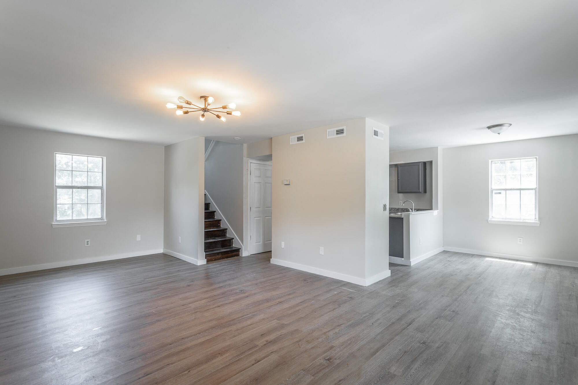 440 Roberts Street Chattanooga, TN 37404 - Photo 5 of 50 440 Roberts Street IN HD-2