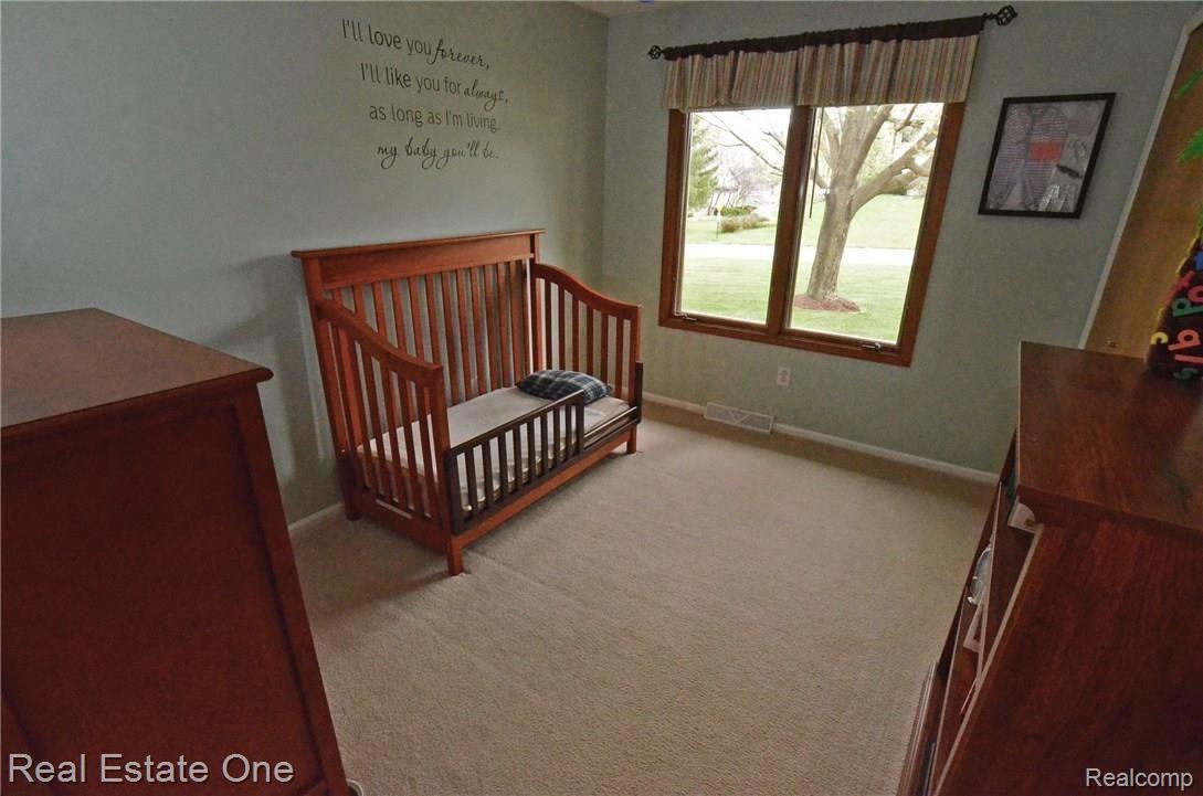 9537 Klais Road Clarkston, MI 48348 - Photo 11 of 24 Bedroom 2.jpg