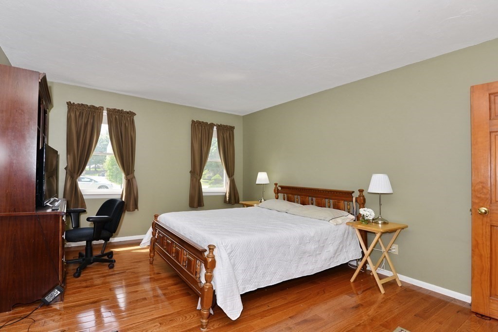 41 Rocco Drive Blackstone, MA 01504 - Photo 13 of 27