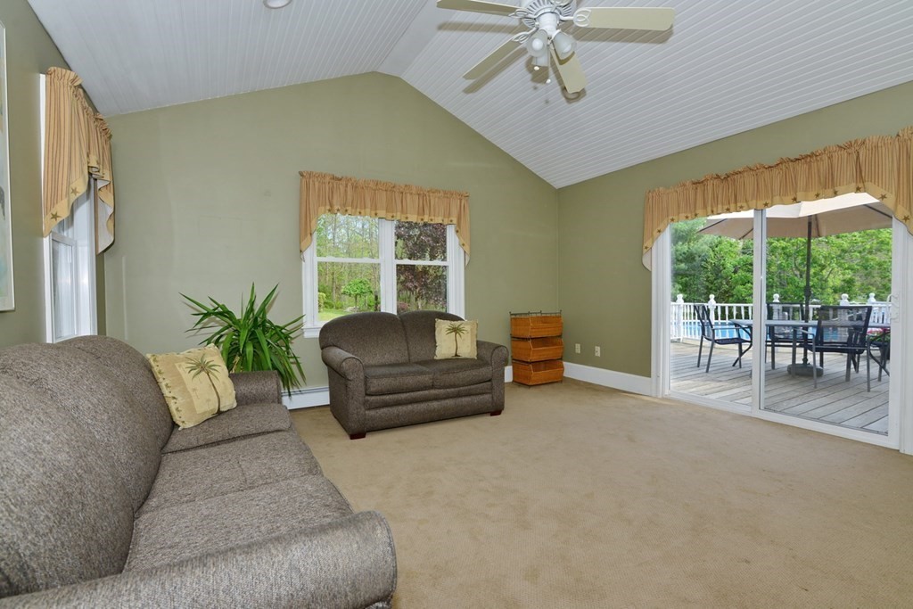 41 Rocco Drive Blackstone, MA 01504 - Photo 7 of 27