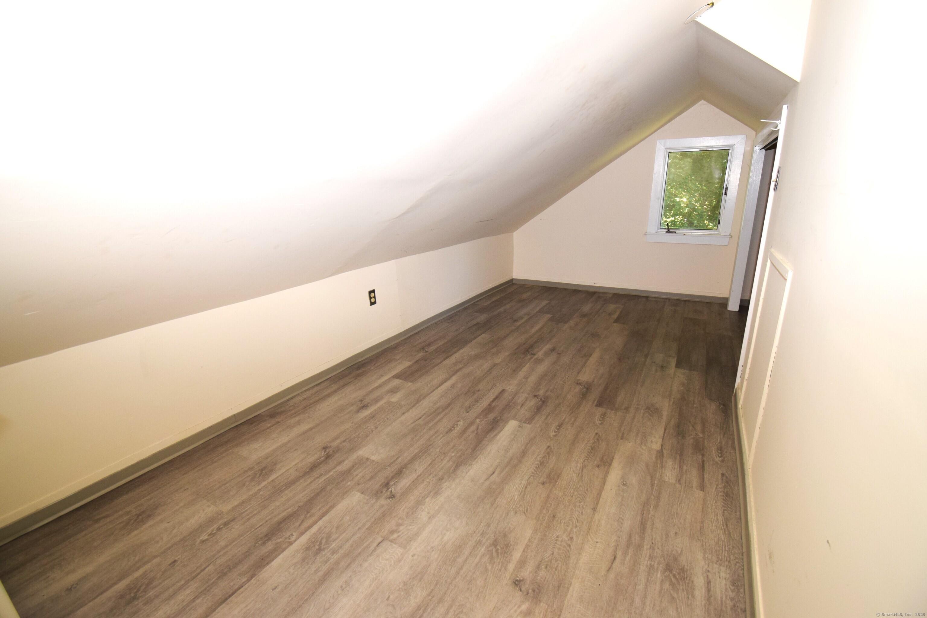 28 Drive Way, Unit 2L Guilford, CT 06437 - Photo 12 of 16 Great spot for a quiet office space