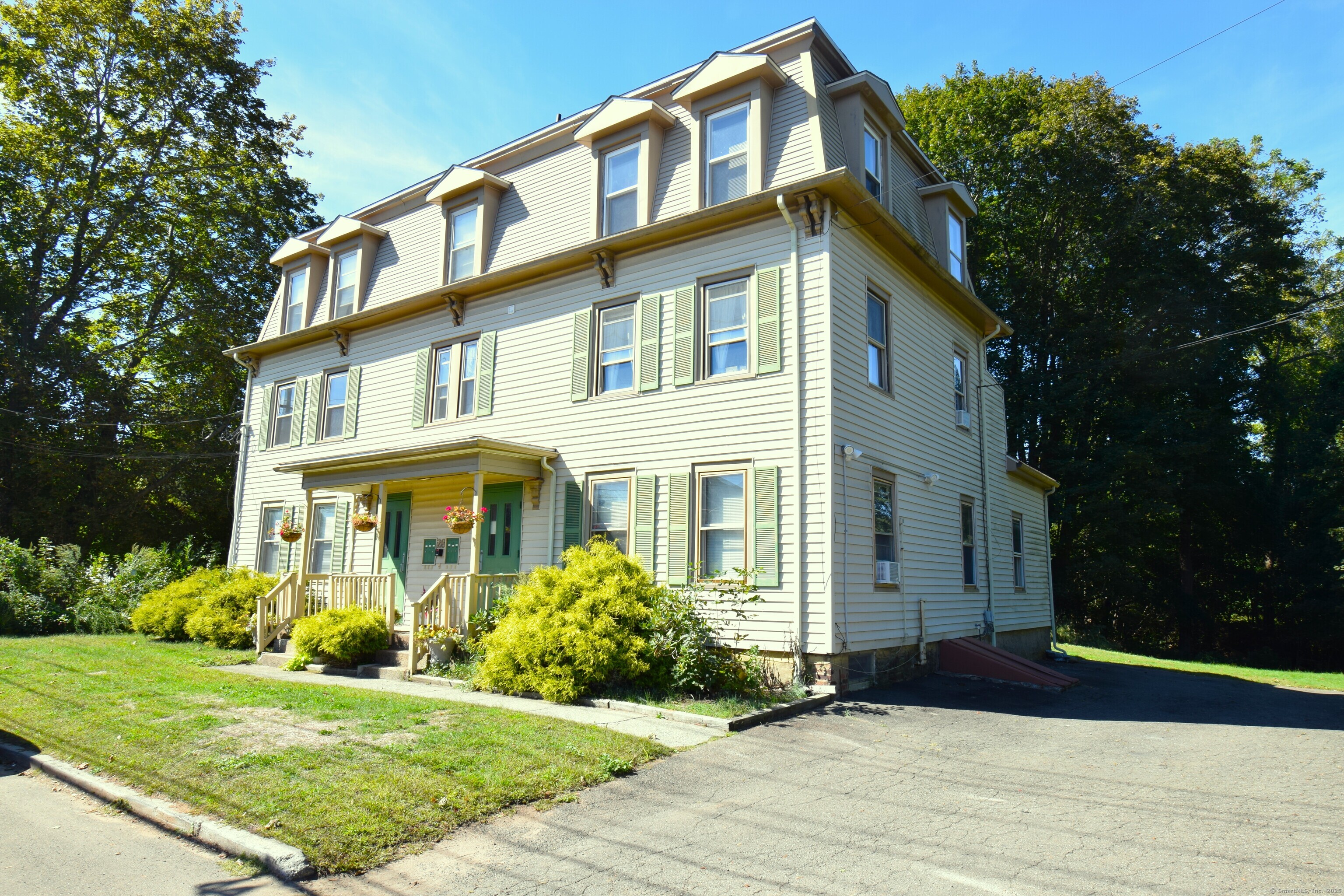 28 Drive Way, Unit 2L Guilford, CT 06437 - Photo 2 of 16