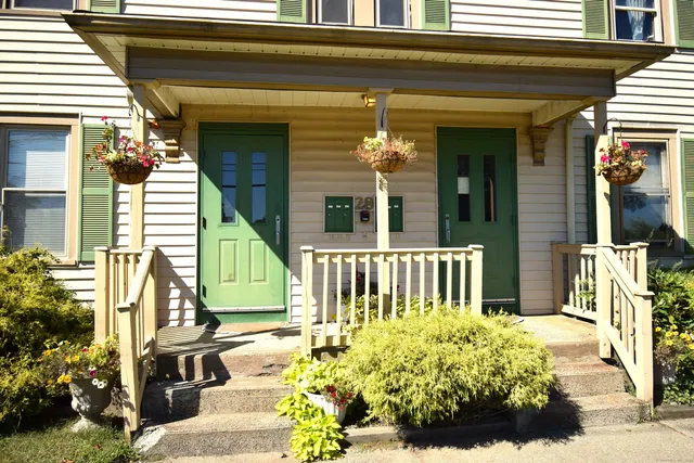 $1,750 | 28 Drive Way, Unit 2L, Guilford, CT 06437