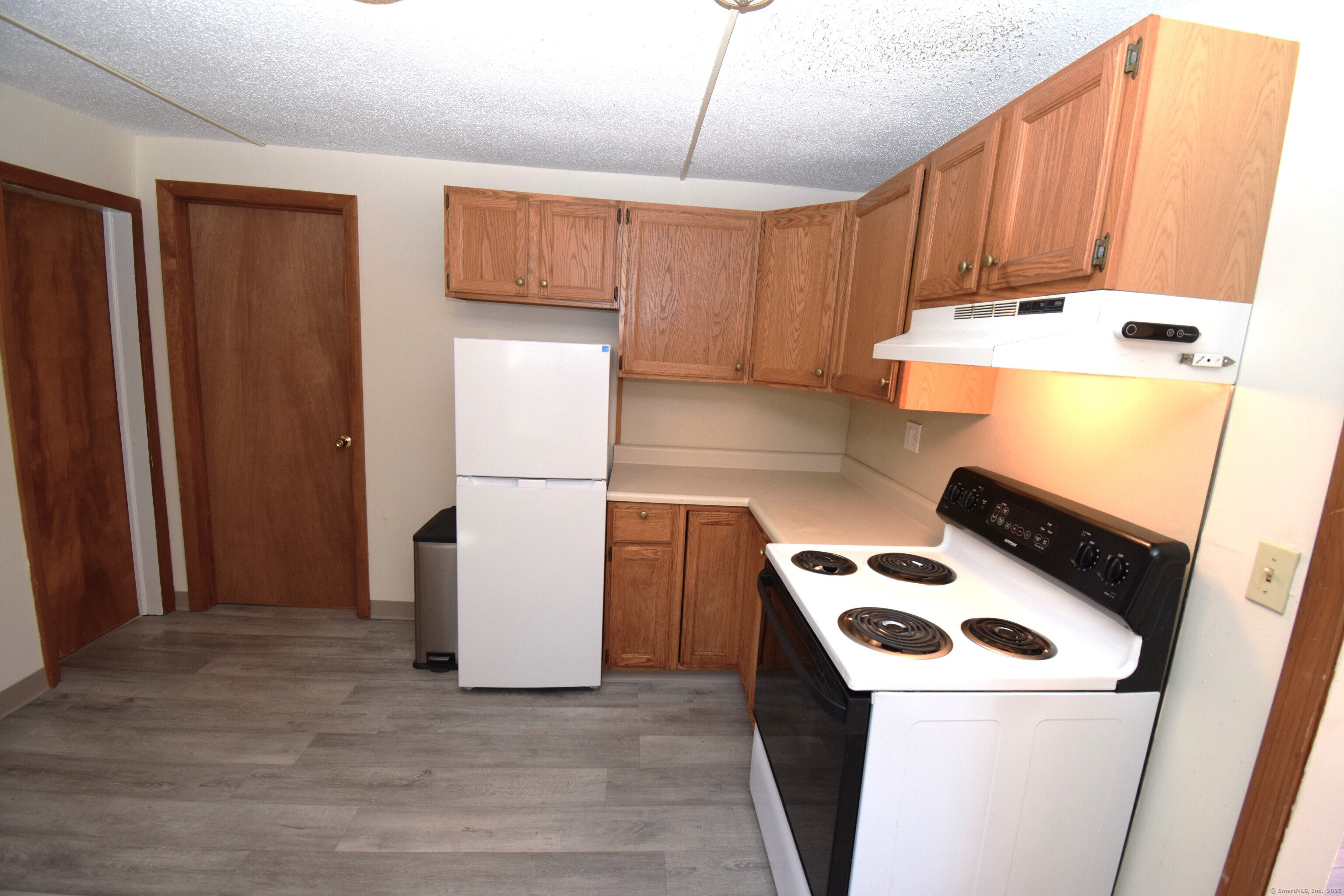 28 Drive Way, Unit 2L Guilford, CT 06437 - Photo 8 of 16