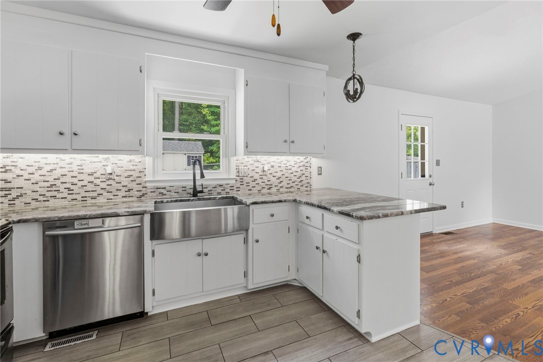 2954 Maplevale Road Chester, VA 23831 - Photo 9 of 23 Gallery Image 9