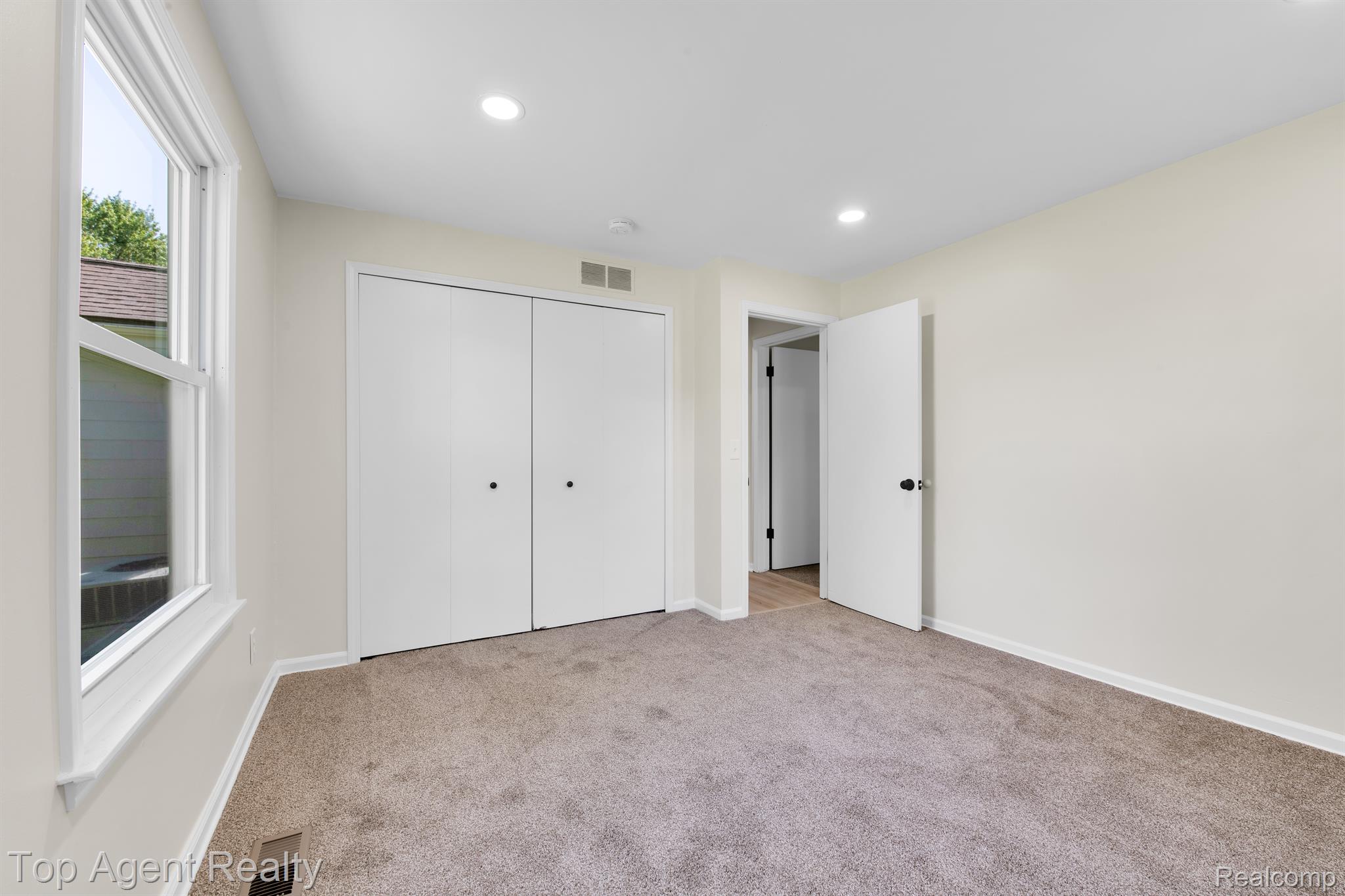 1541 East Wattles Road Troy, MI 48085 - Photo 18 of 32 Gallery Image 18