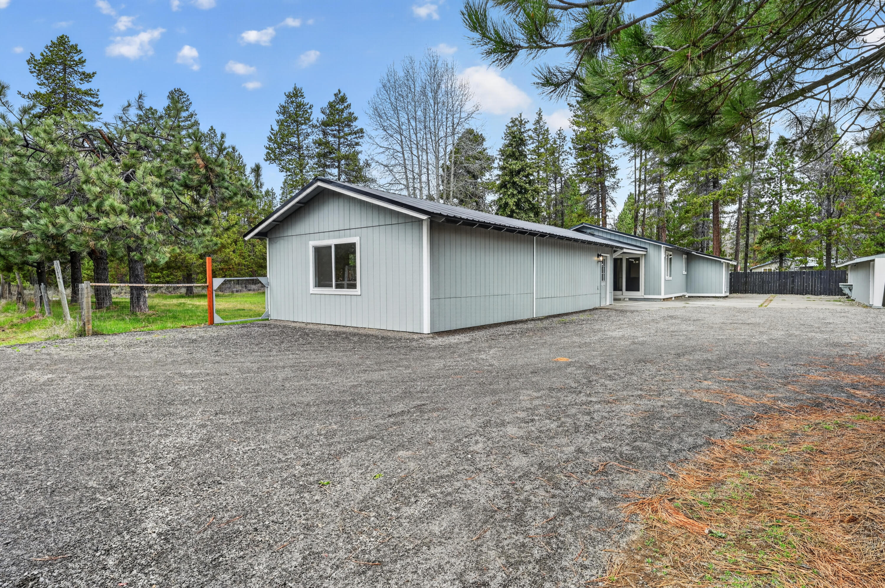 51448 Cedar Road La Pine, OR 97739 - Photo 33 of 46