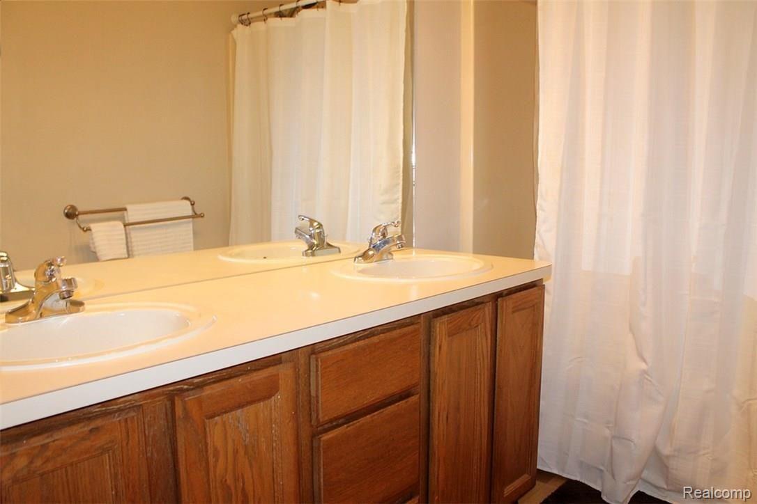 47193 Eastbourne Road Canton, MI 48188 - Photo 39 of 59 IMG_3446.JPG