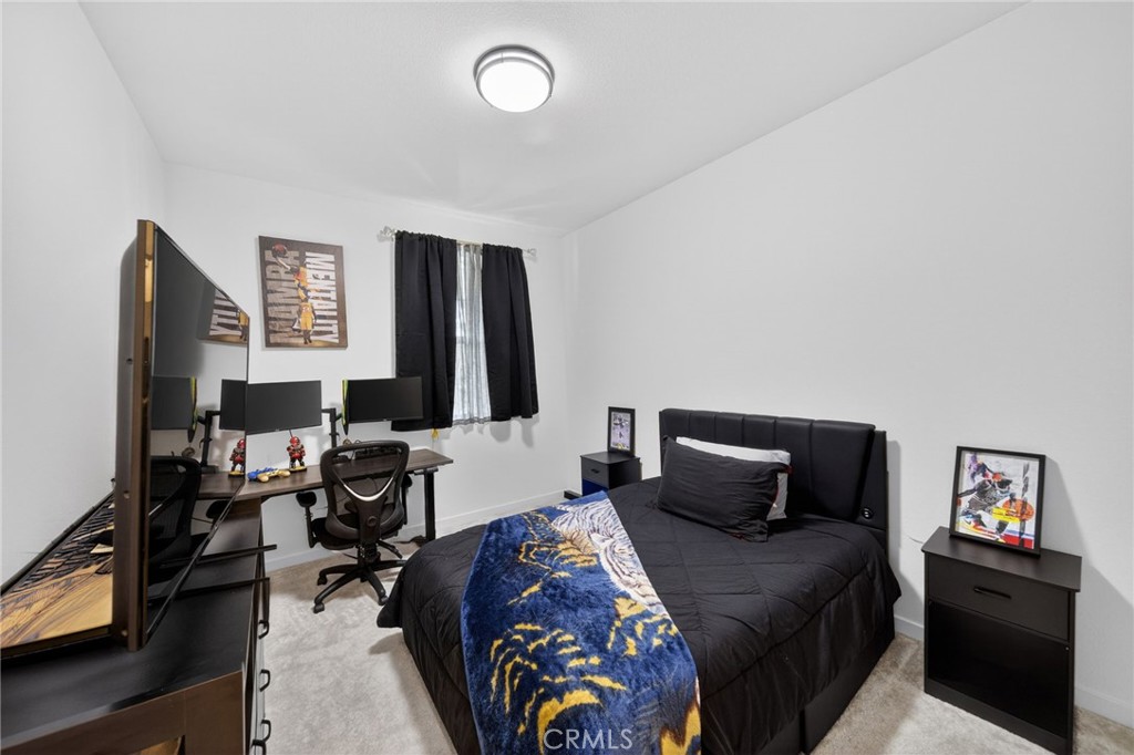 587 Holston Street Rialto, CA 92377 - Photo 14 of 44 First Floor Bedroom