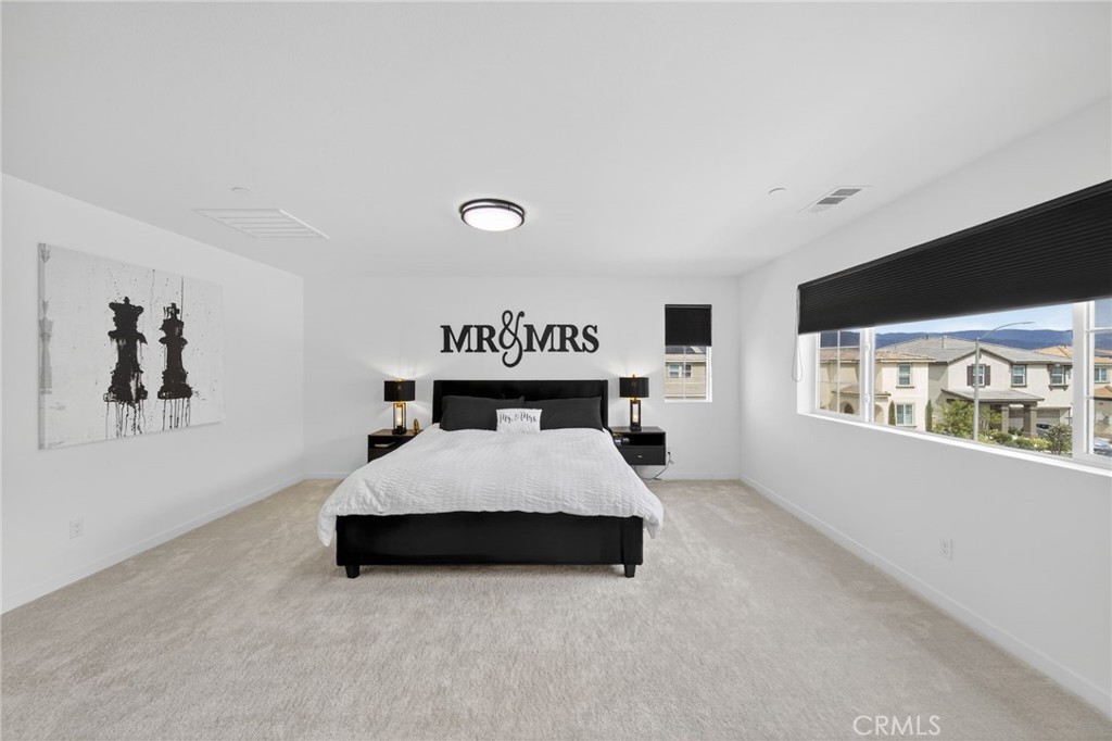 587 Holston Street Rialto, CA 92377 - Photo 27 of 44 Primary En Suite - Virtually Enhanced