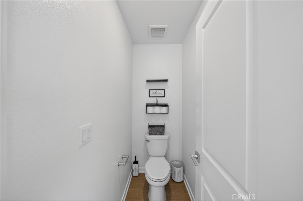 587 Holston Street Rialto, CA 92377 - Photo 29 of 44 Primary Bathroom