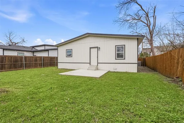 $2,000 | 1914 Leath Street, Dallas, TX 75212