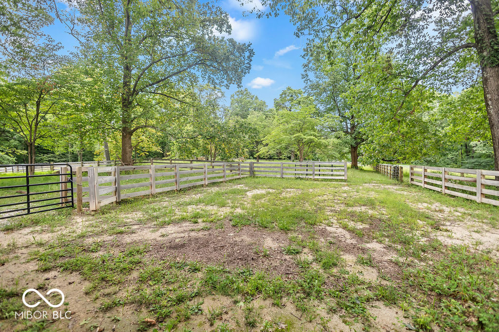 4585 East Robinson Road Bloomington, IN 47408 - Photo 40 of 67 Gallery Image 40
