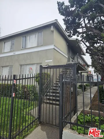 $1,950 | 7906 San Pedro Street, Unit 2, Los Angeles, CA 90003