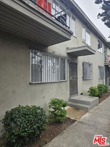 $1,950 | 7906 San Pedro Street, Unit 2, Los Angeles, CA 90003