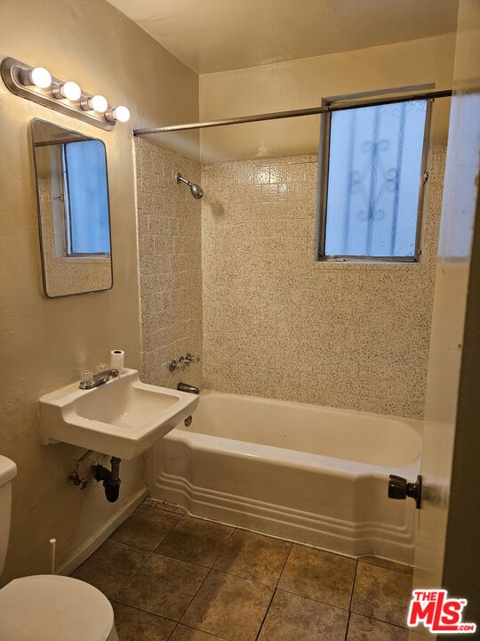 7906 San Pedro Street, Unit 2 Los Angeles, CA 90003 - Photo 9 of 13