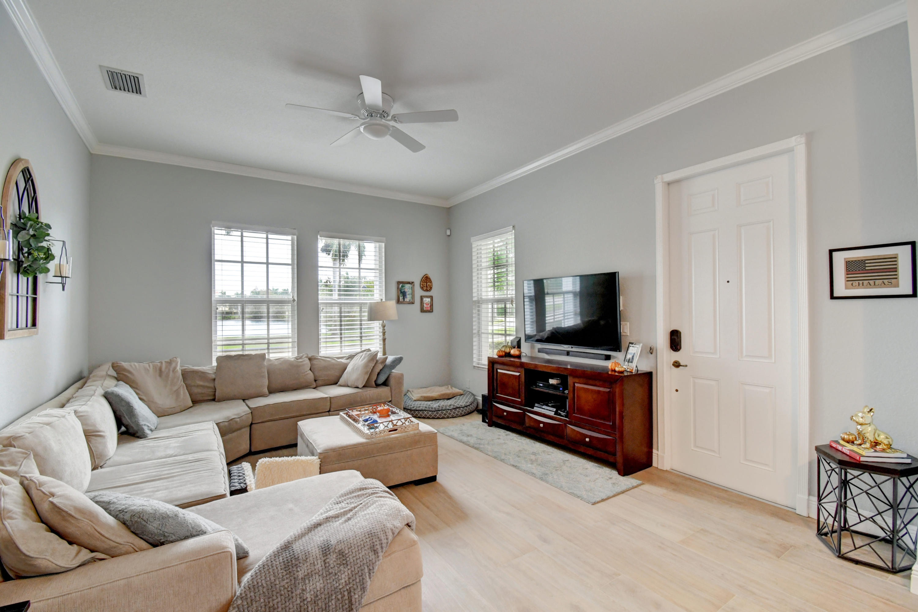8229 Northwest 8th Way Boca Raton, FL 33487 - Photo 6 of 34 27_dsc_8441_2_3_4_5