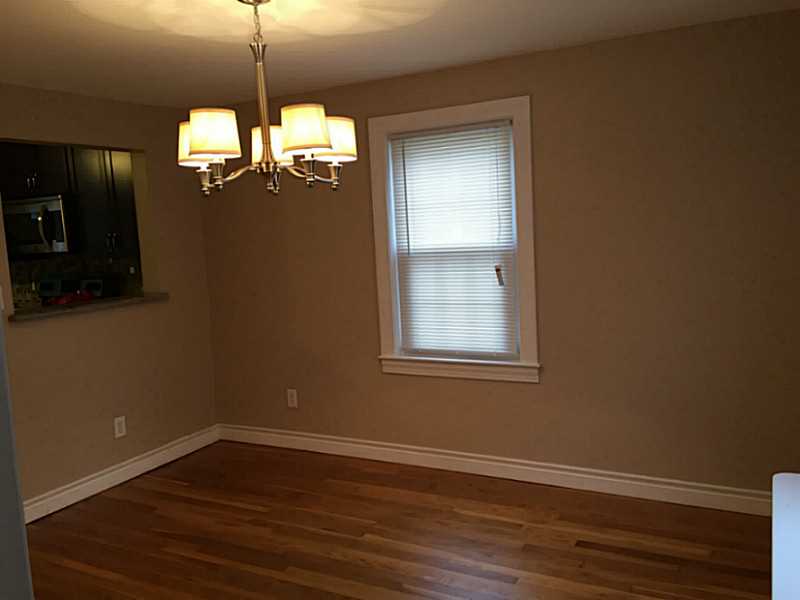 39 College Road Providence, RI 02908 - Photo 7 of 25 Dining Room.