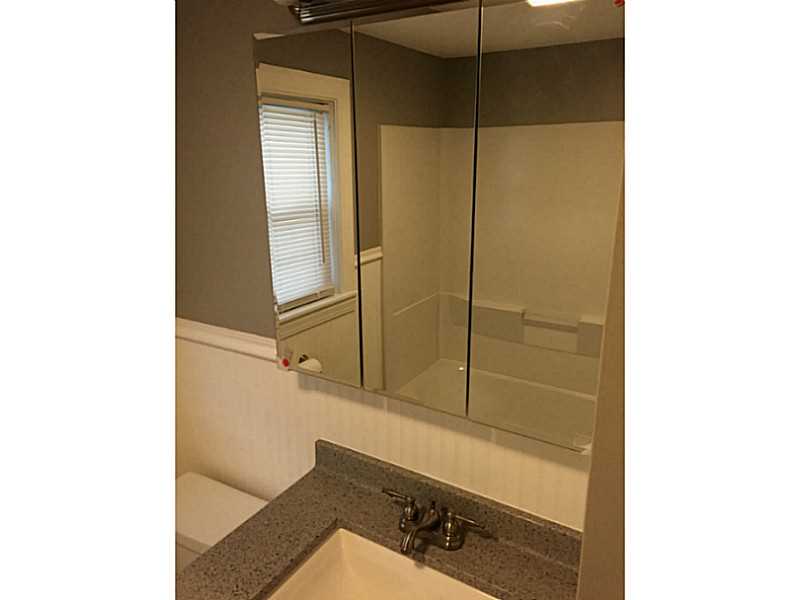 39 College Road Providence, RI 02908 - Photo 9 of 25 Bathroom.