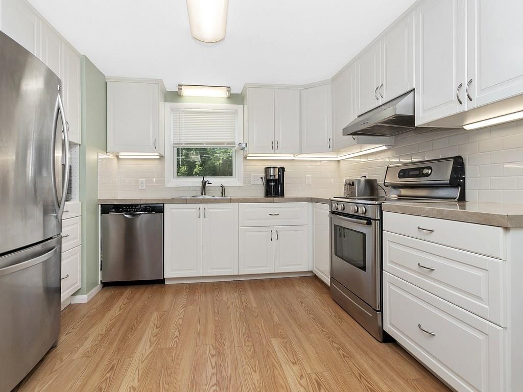 28 Meade Road Waltham, MA 02451 - Photo 4 of 35 Gallery Image 4