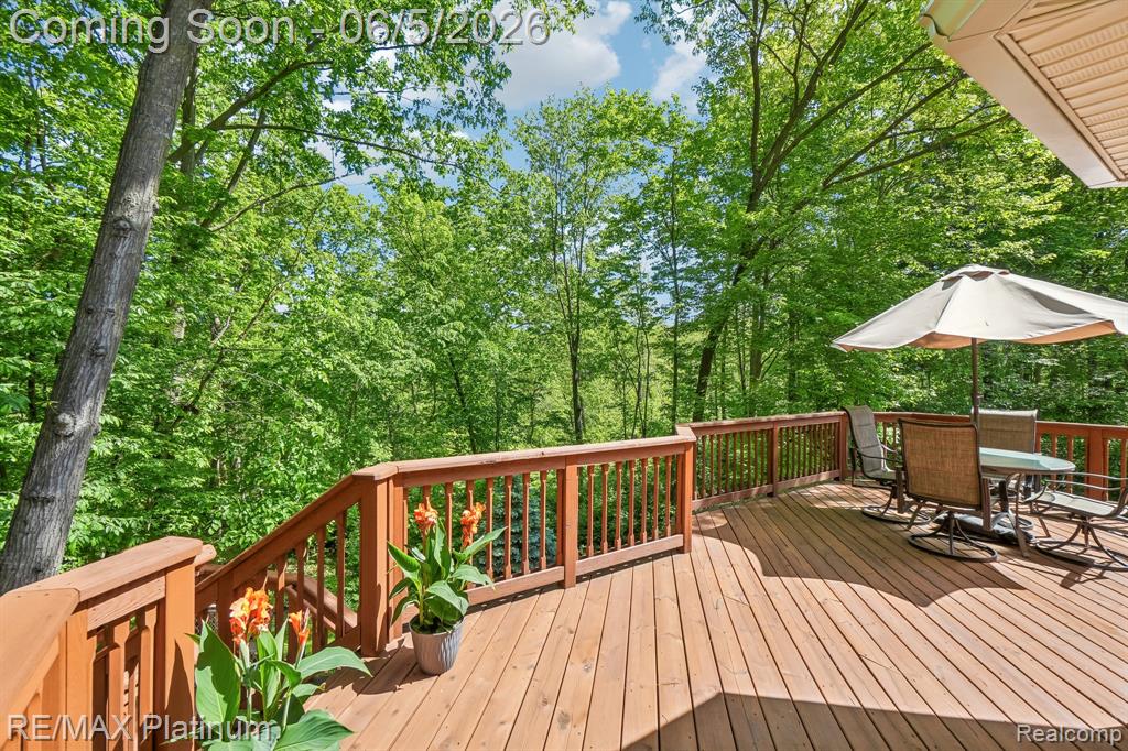 2260 Moorland's View Howell, MI 48855 - Photo 2 of 40