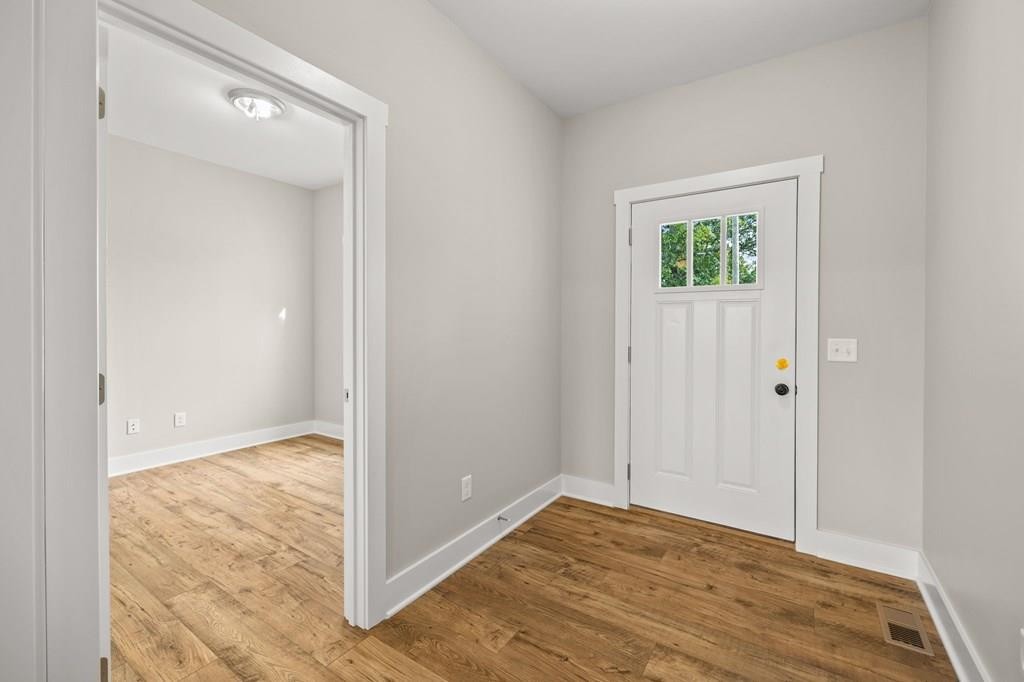 4595 Window Cliff Road Baxter, TN 38544 - Photo 26 of 30 a view of room