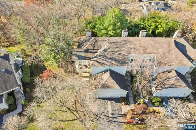 a view of an outdoor space