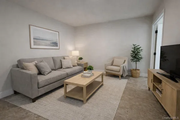 $3,000 | 110 Jericho Turnpike, Unit 3, Mineola, NY 11501