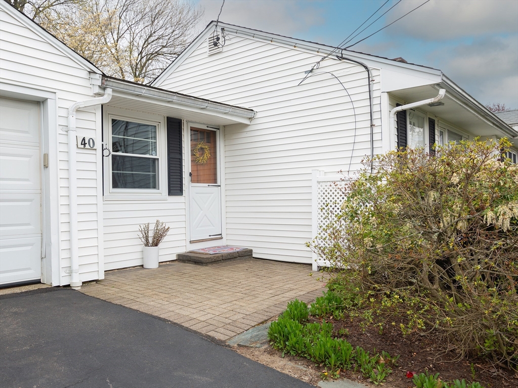 40 Dunster Road Framingham, MA 01702 - Photo 2 of 38