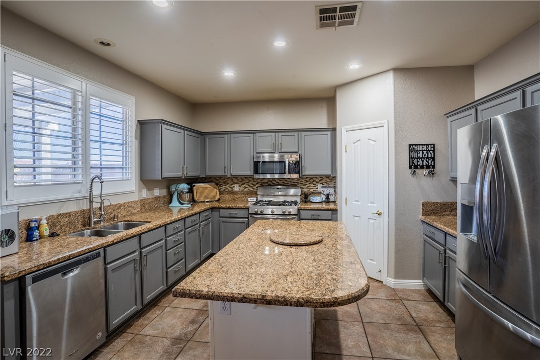 840 Entrada Ridge Avenue Henderson, NV 89012 - Photo 13 of 43