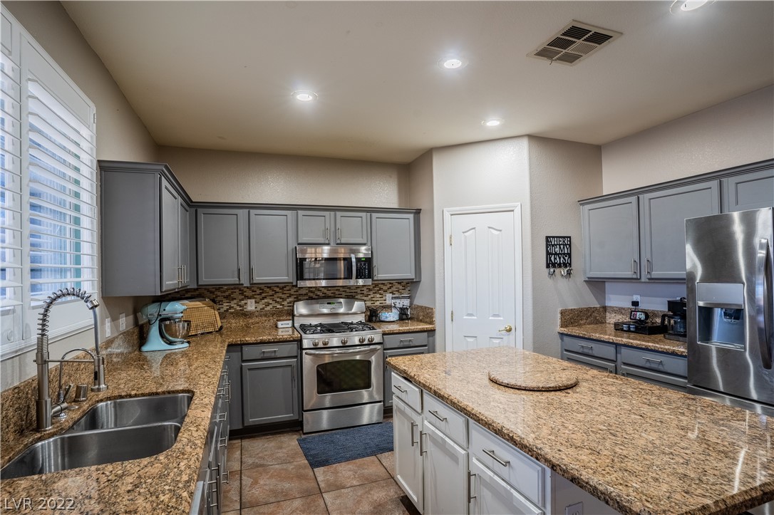 840 Entrada Ridge Avenue Henderson, NV 89012 - Photo 15 of 43