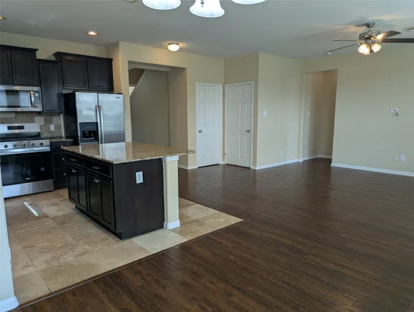 $2,200 | 1127 Honeysuckle Vine Drive, Rosenberg, TX 77469