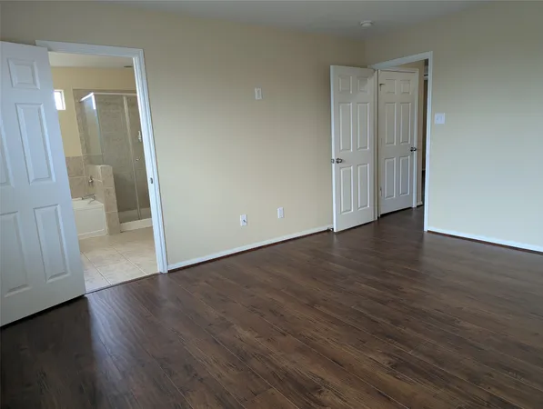 $2,200 | 1127 Honeysuckle Vine Drive, Rosenberg, TX 77469