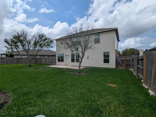 $2,200 | 1127 Honeysuckle Vine Drive, Rosenberg, TX 77469