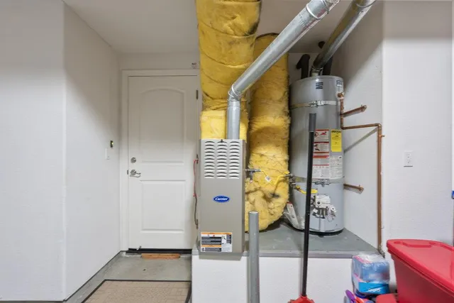 a view of entryway and hall