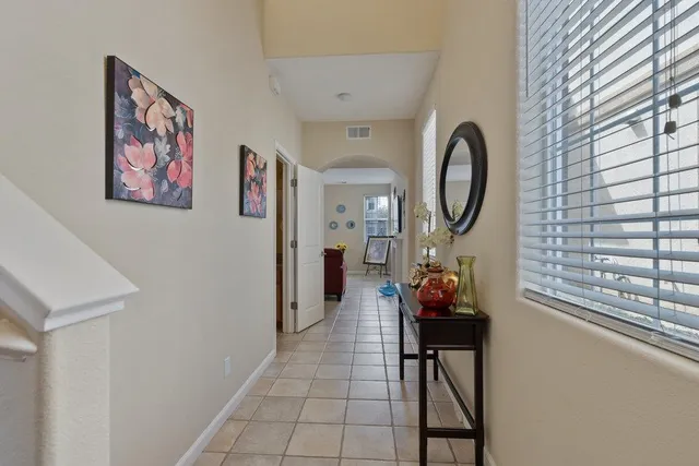 a very nice looking room with a mirror