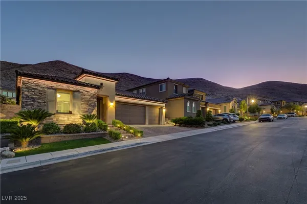 $6,230 | 3943 Reyes Avenue, Las Vegas, NV 89141