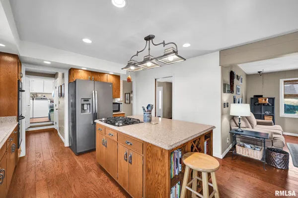 $349,900 | 1230 Olde Farm Road, East Peoria, IL 61611