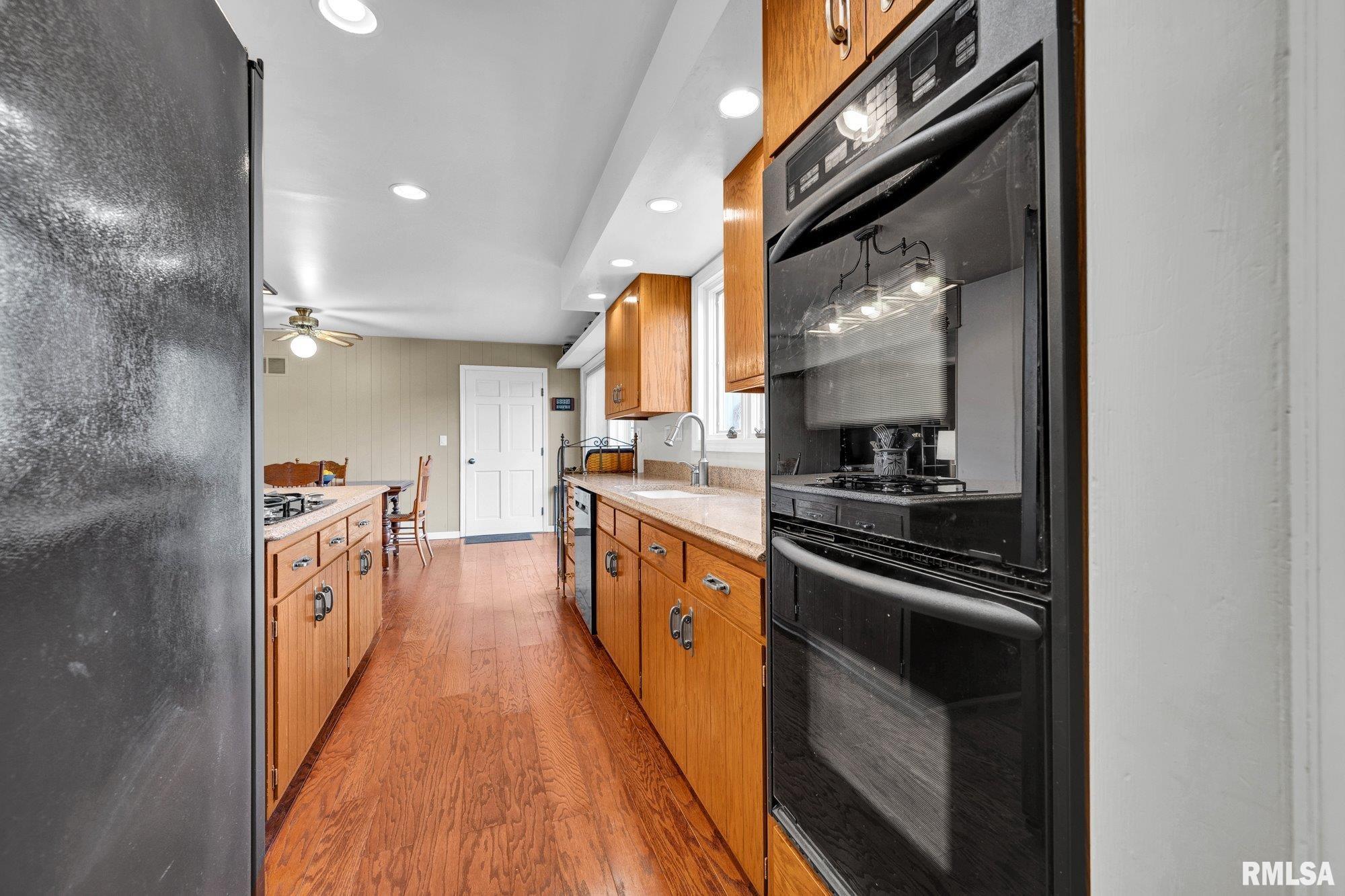 1230 Olde Farm Road East Peoria, IL 61611 - Photo 13 of 73